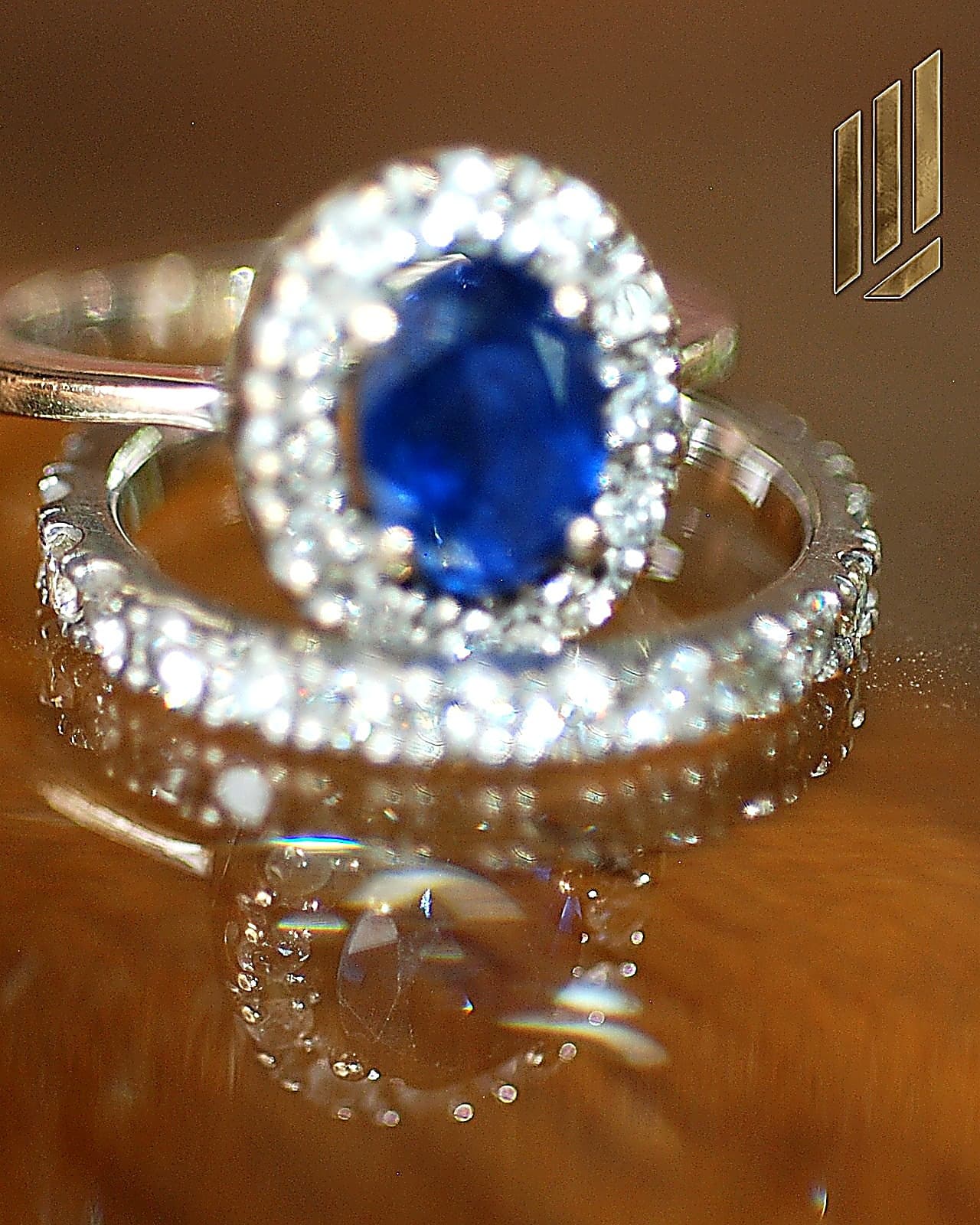 Anillo Lady Halo Zafiro y Diamantes