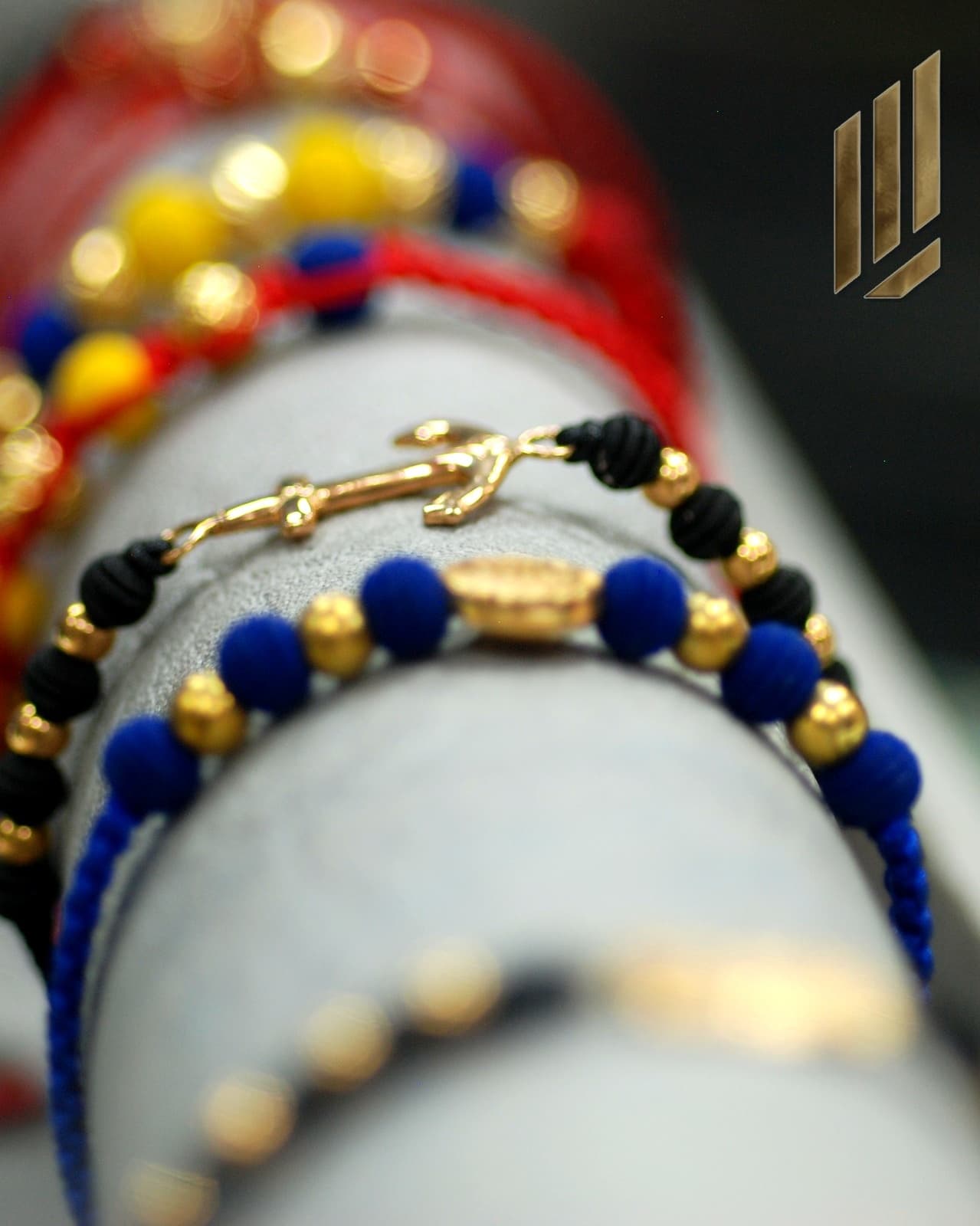 Pulsera Negra con Ancla